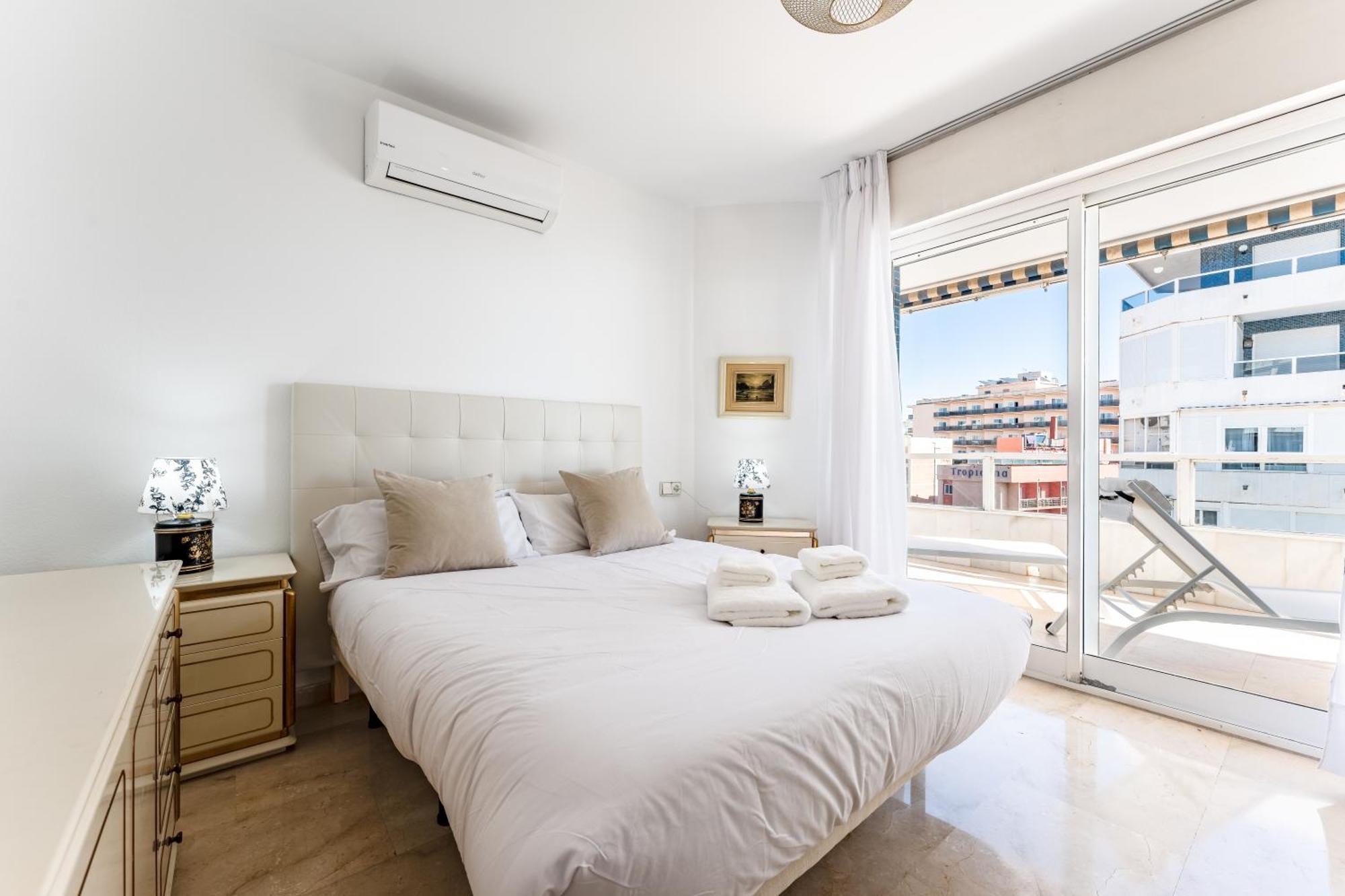 Tropico Carihuela View & Parking Apartment Торемолинос Екстериор снимка