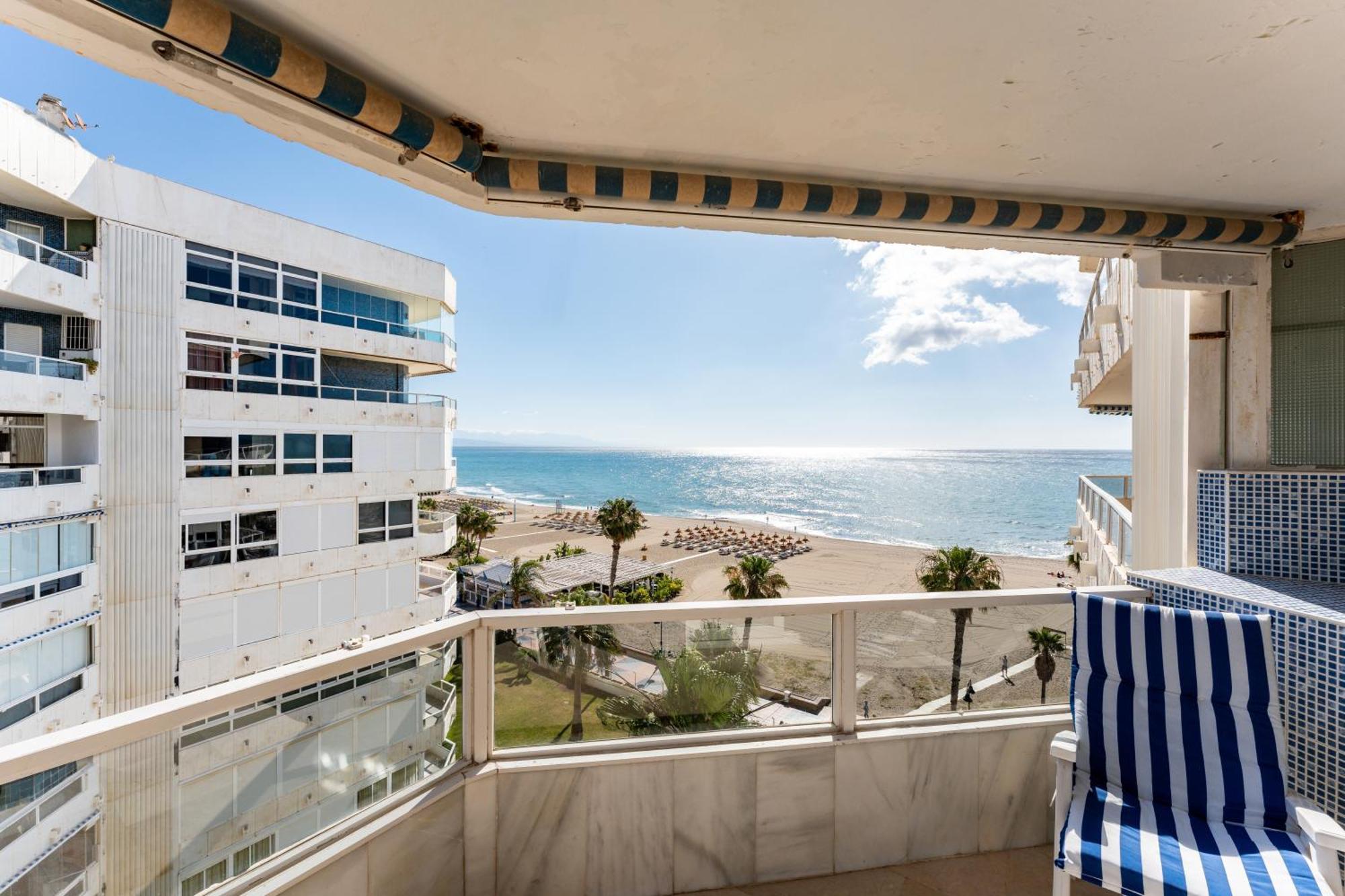 Tropico Carihuela View & Parking Apartment Торемолинос Екстериор снимка