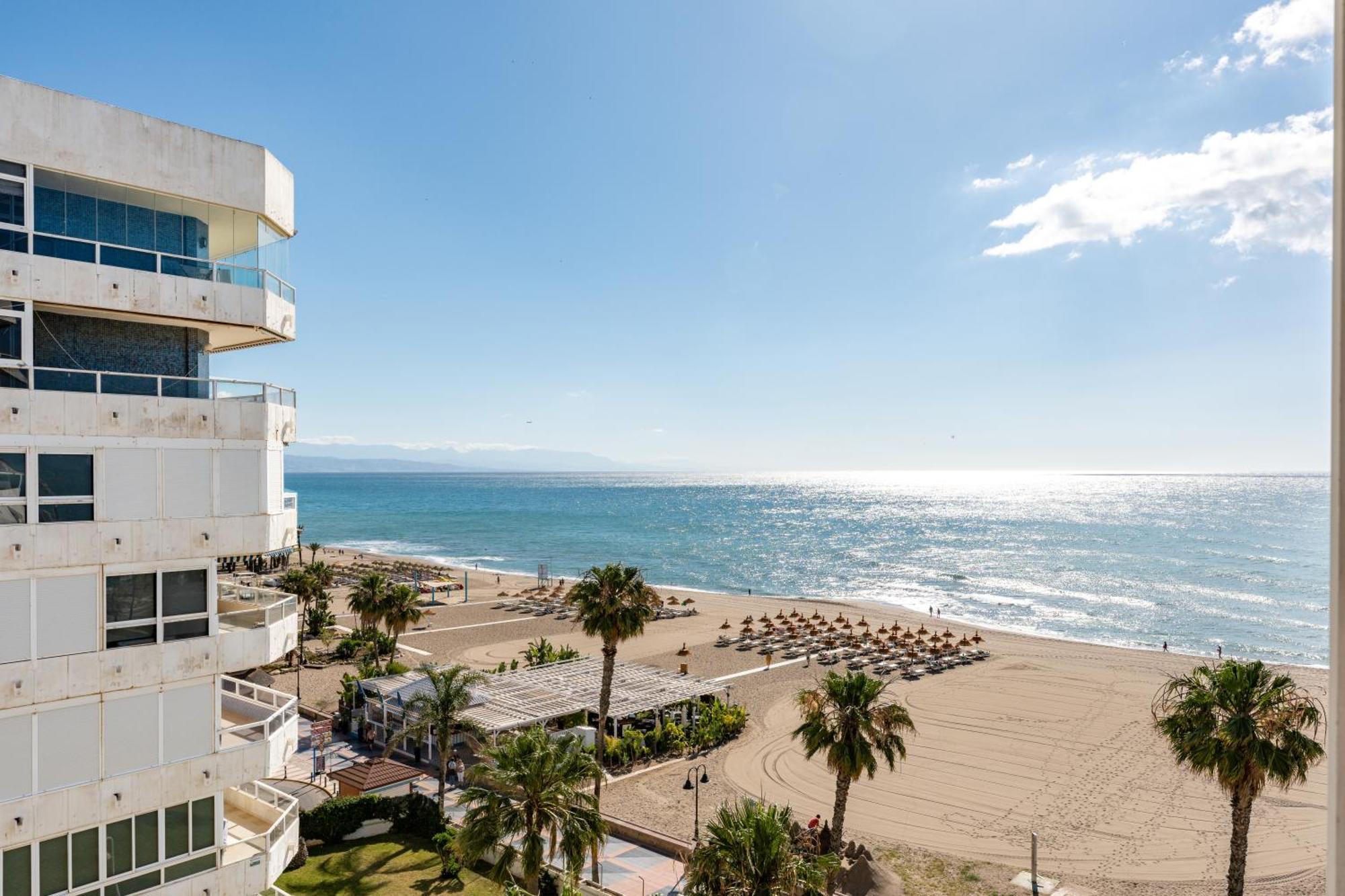 Tropico Carihuela View & Parking Apartment Торемолинос Екстериор снимка