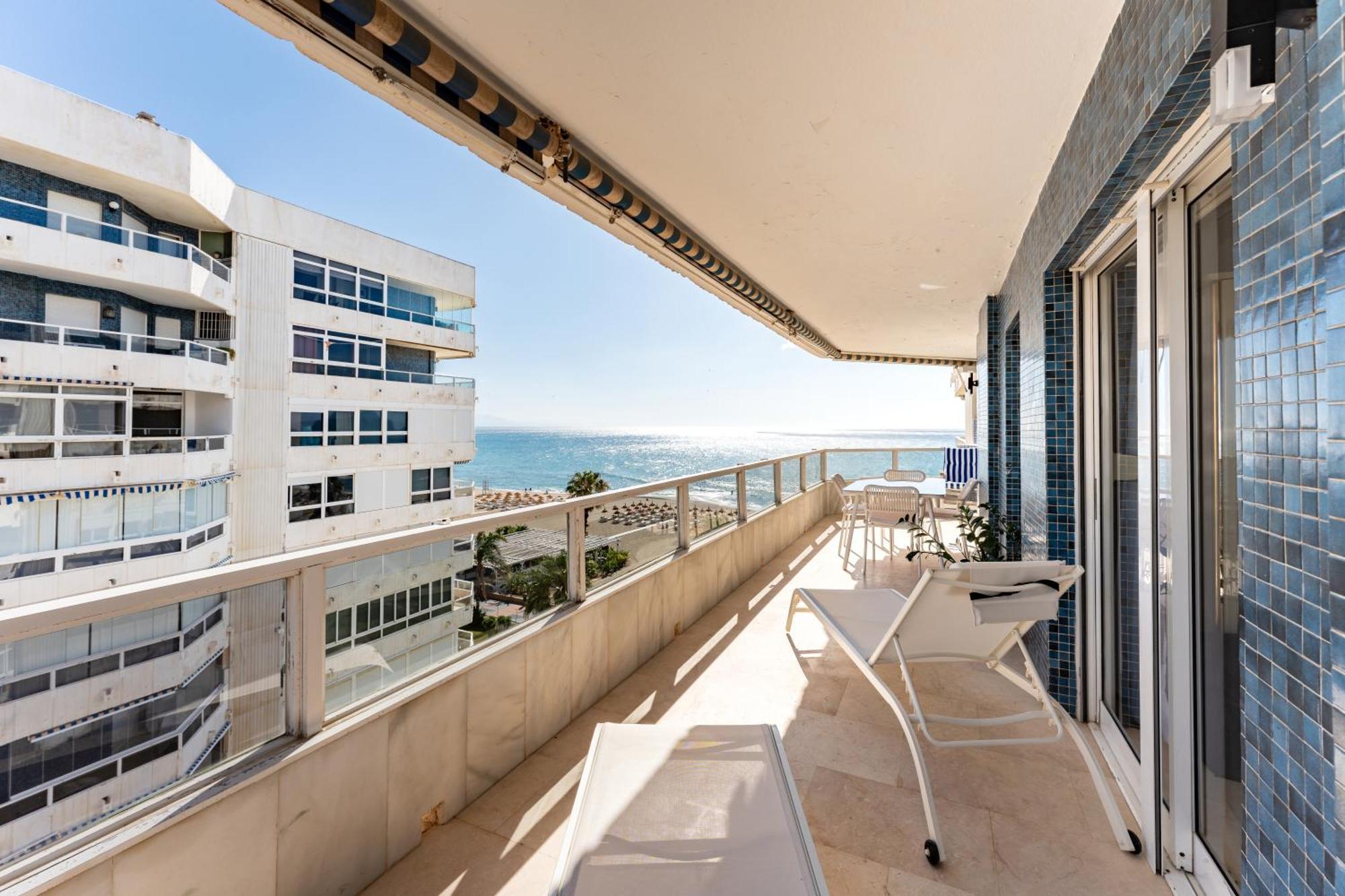 Tropico Carihuela View & Parking Apartment Торемолинос Екстериор снимка
